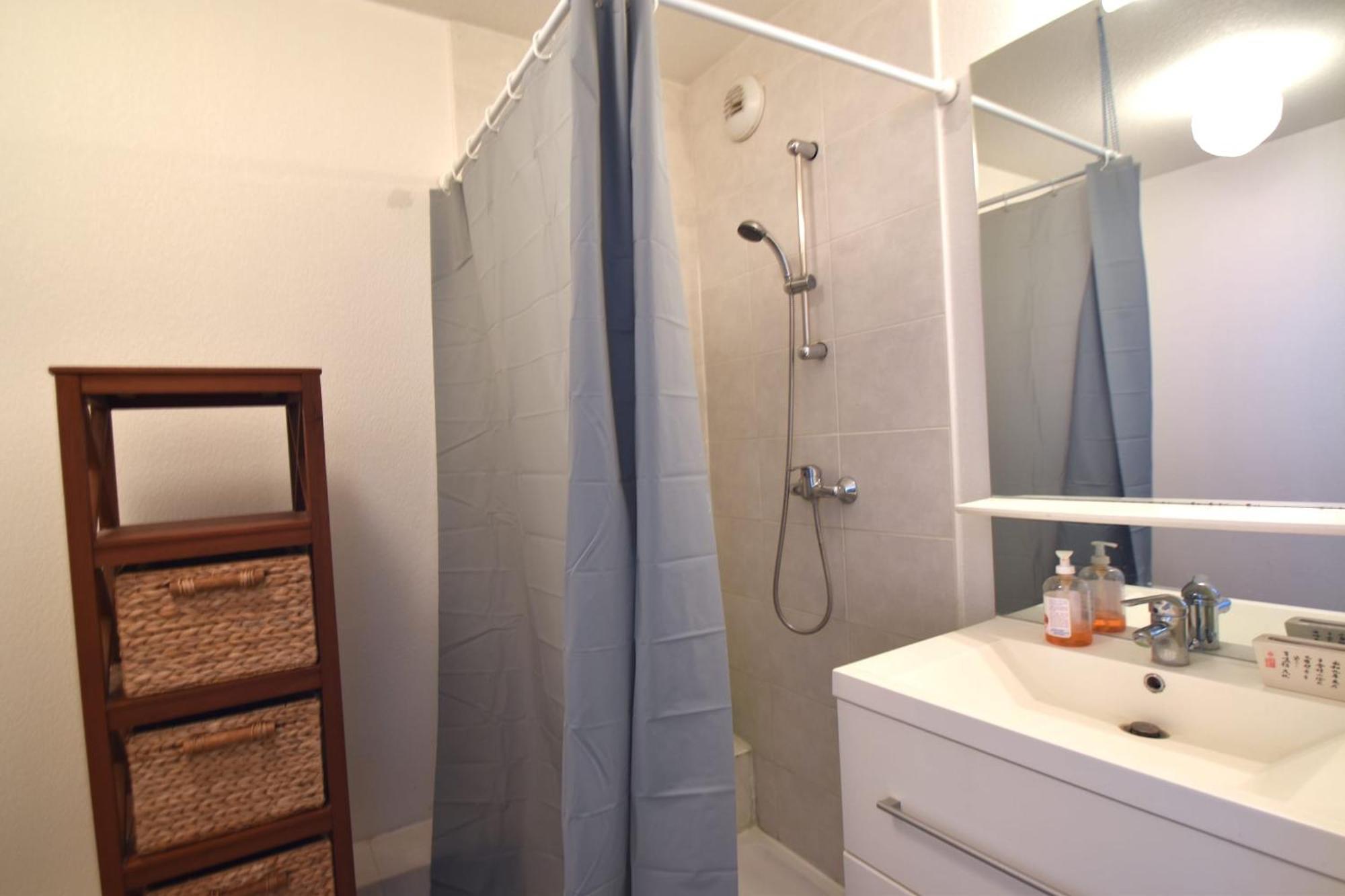 Studio Gare St Roch 1Er Etage - Air Rental Montpellier Exterior photo