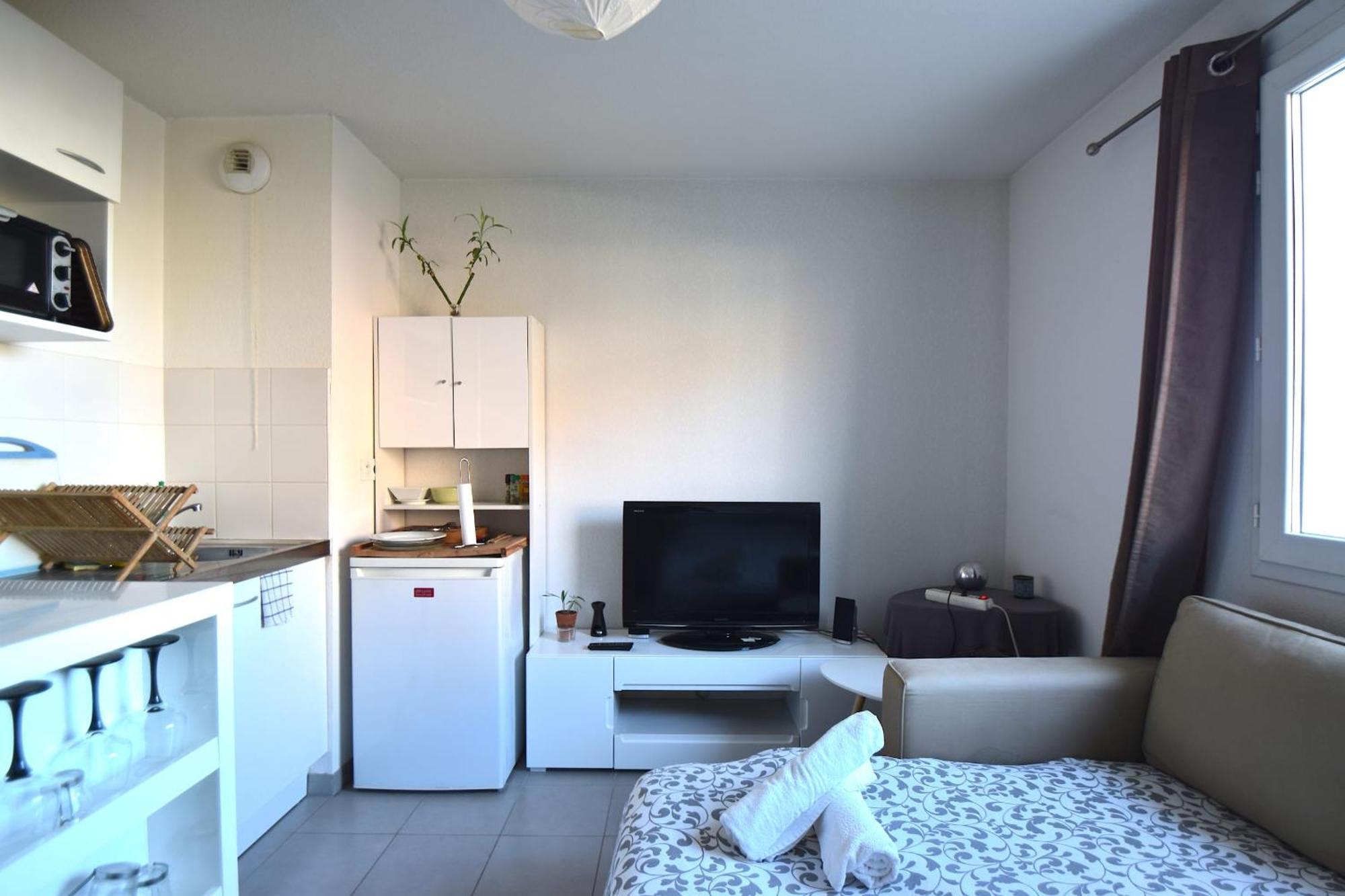 Studio Gare St Roch 1Er Etage - Air Rental Montpellier Exterior photo